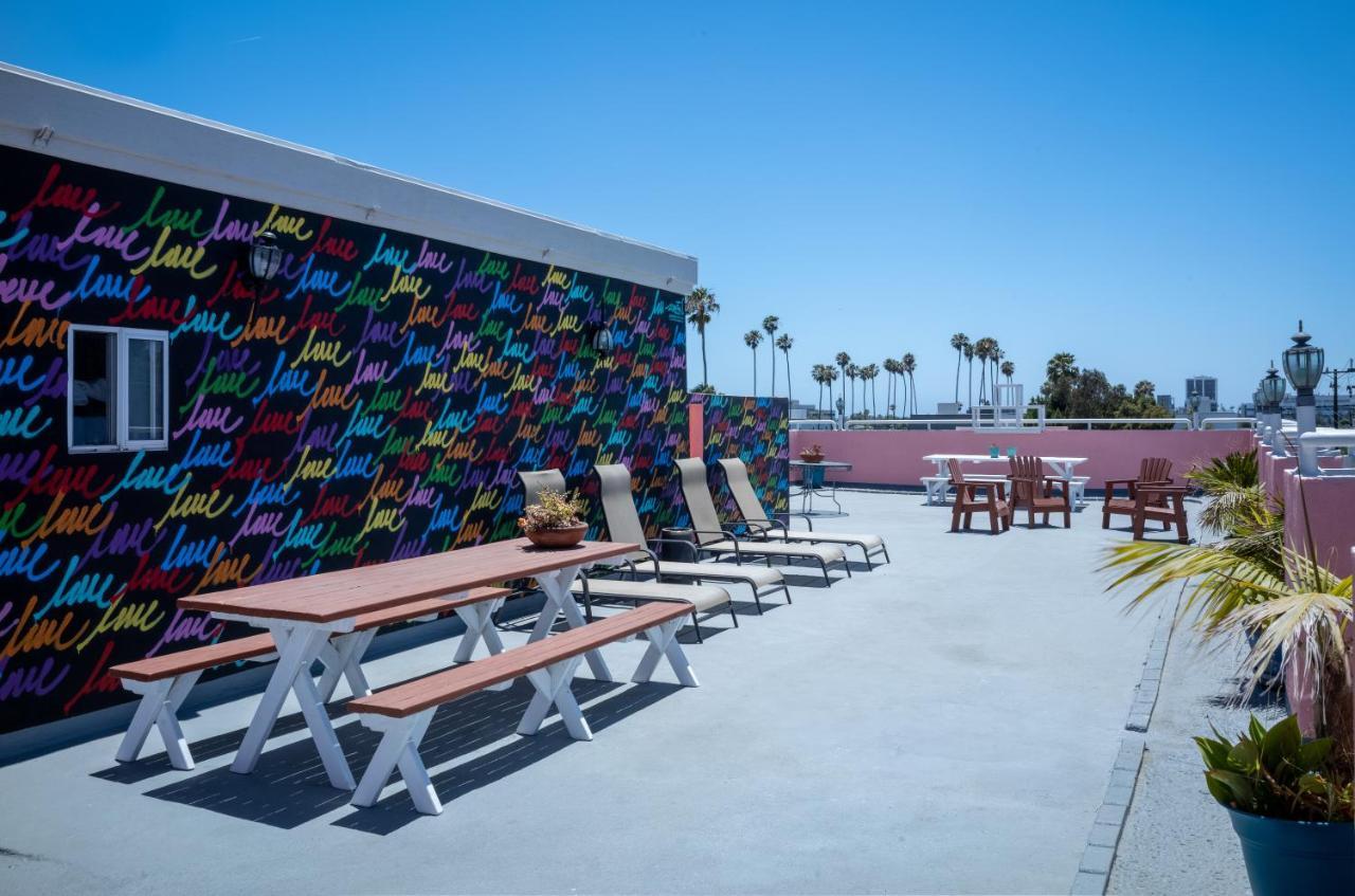 Days Inn By Wyndham Santa Monica Exterior photo