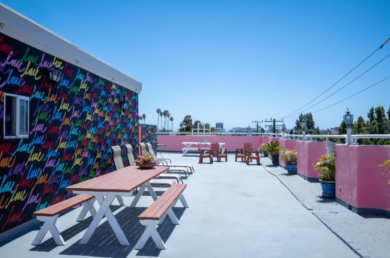 Days Inn By Wyndham Santa Monica Exterior photo