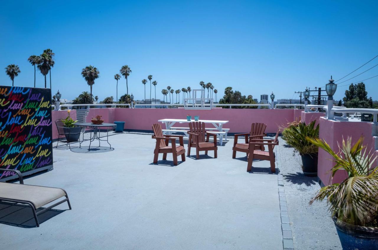 Days Inn By Wyndham Santa Monica Exterior photo