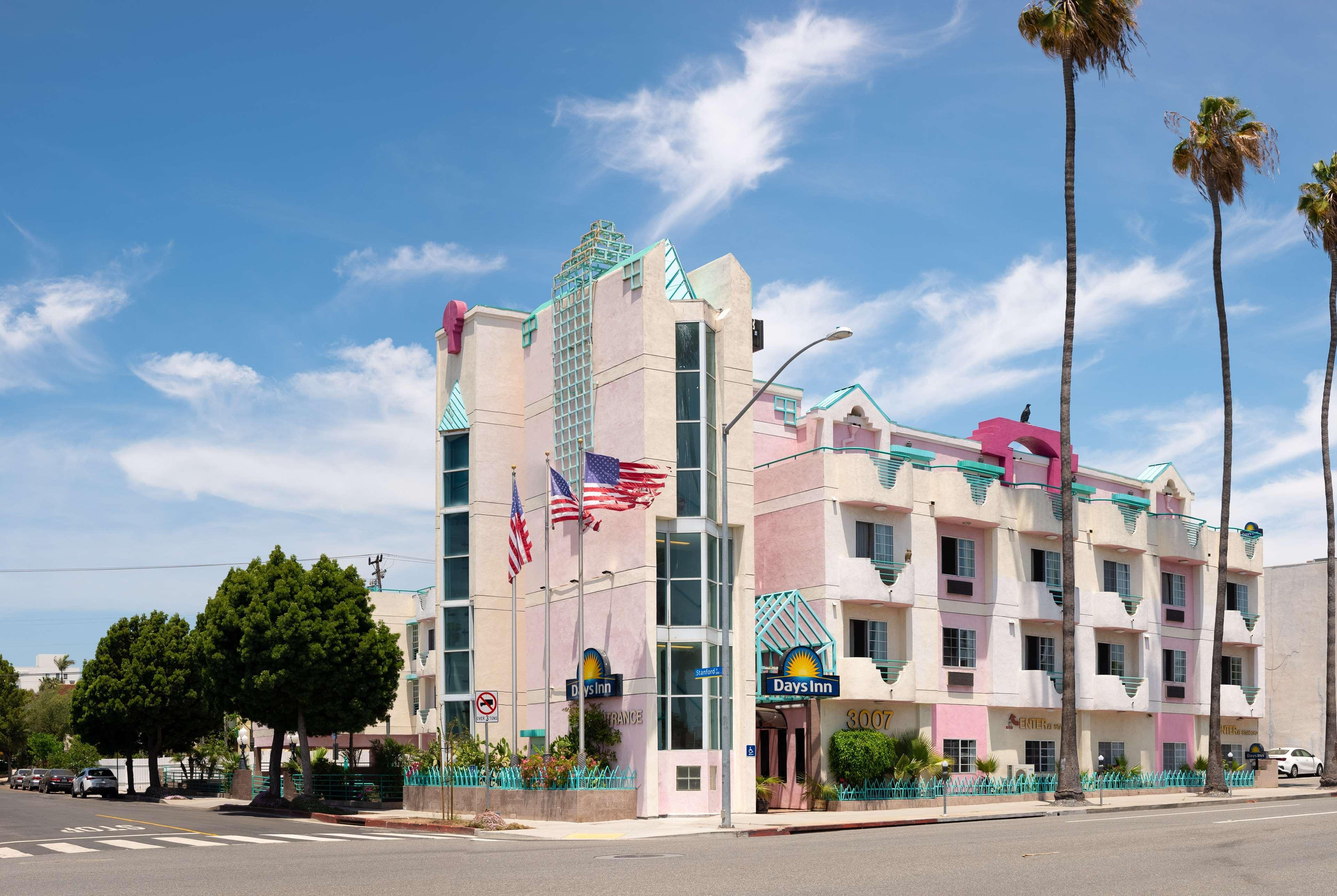 Days Inn By Wyndham Santa Monica Exterior photo