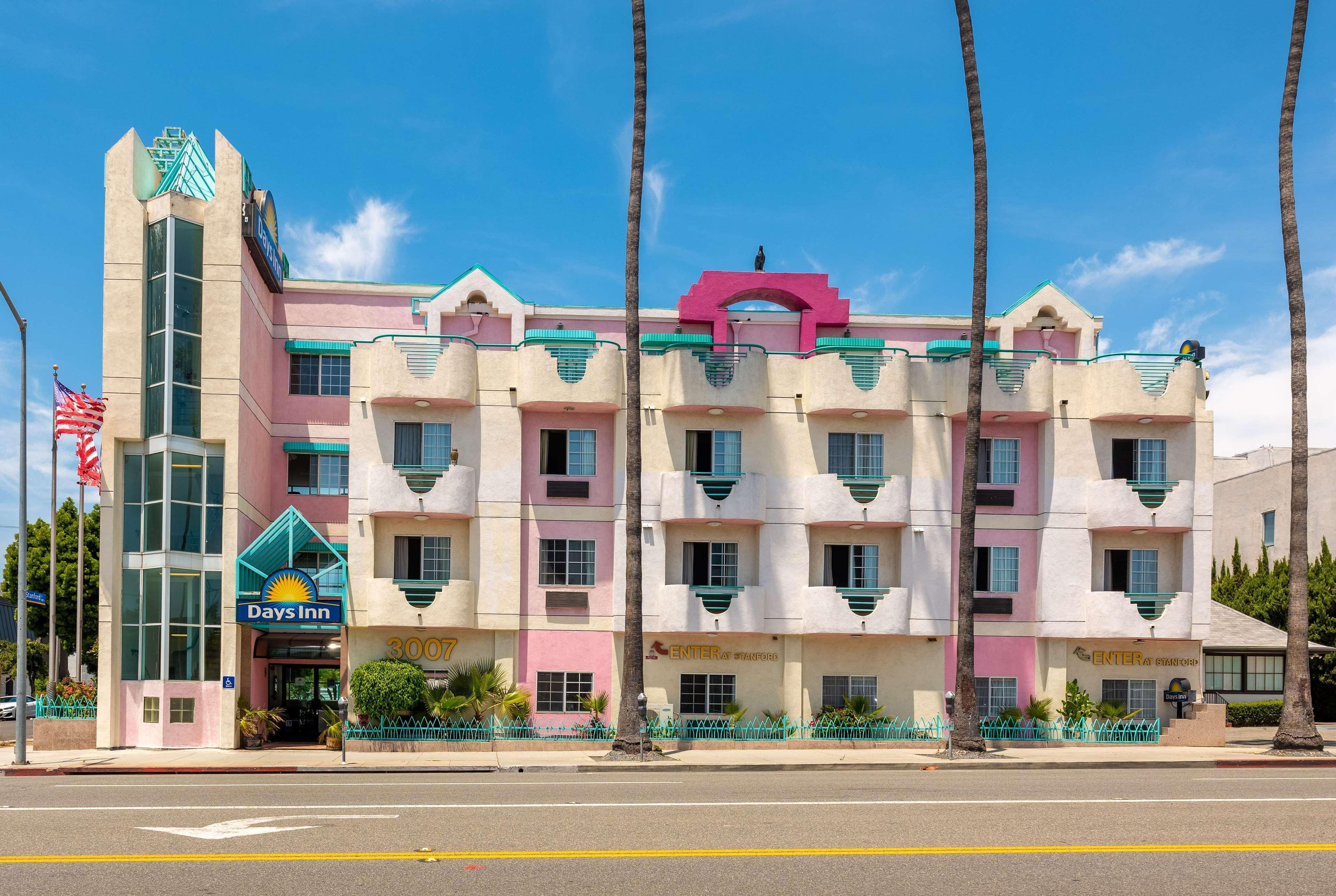 Days Inn By Wyndham Santa Monica Exterior photo