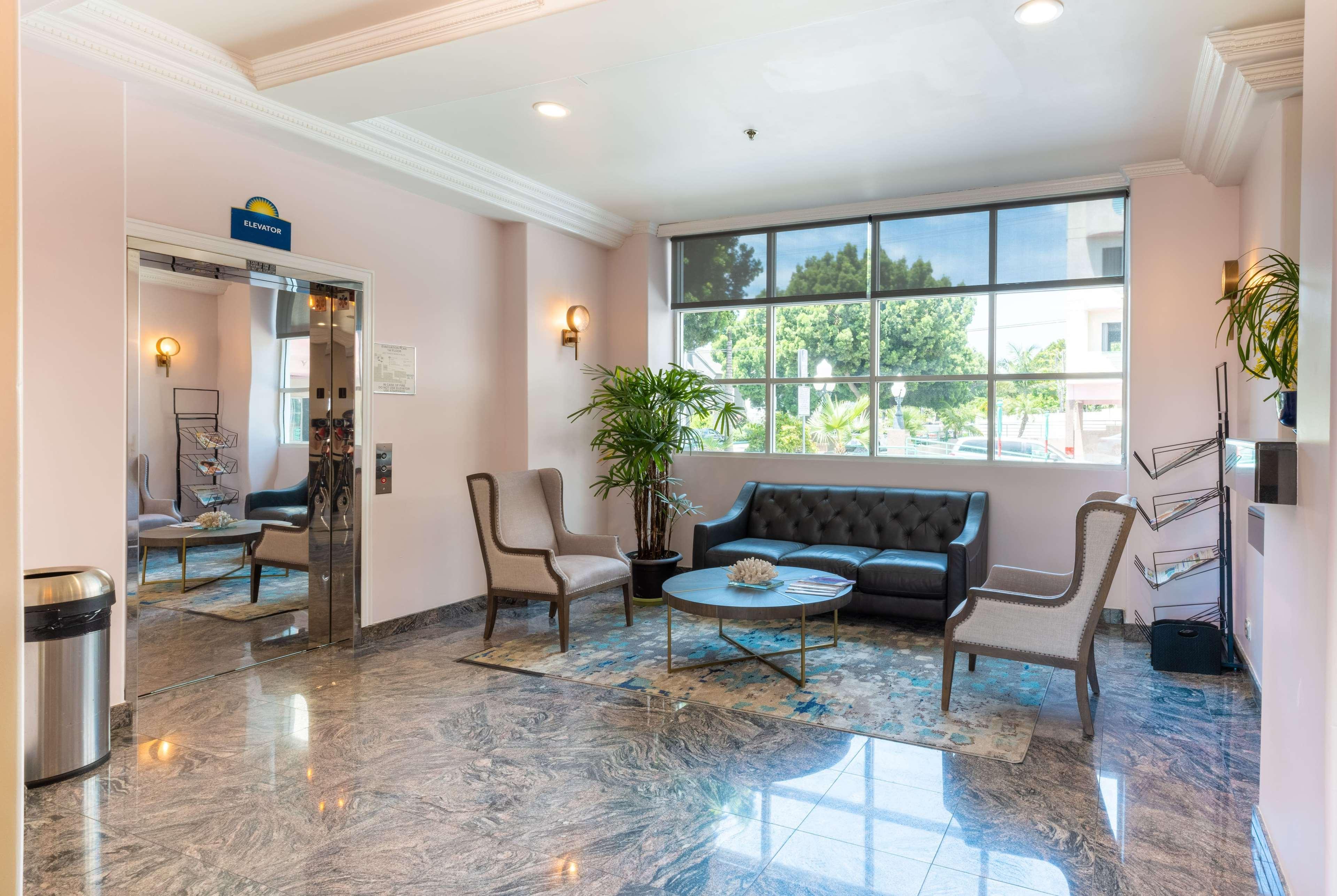 Days Inn By Wyndham Santa Monica Exterior photo