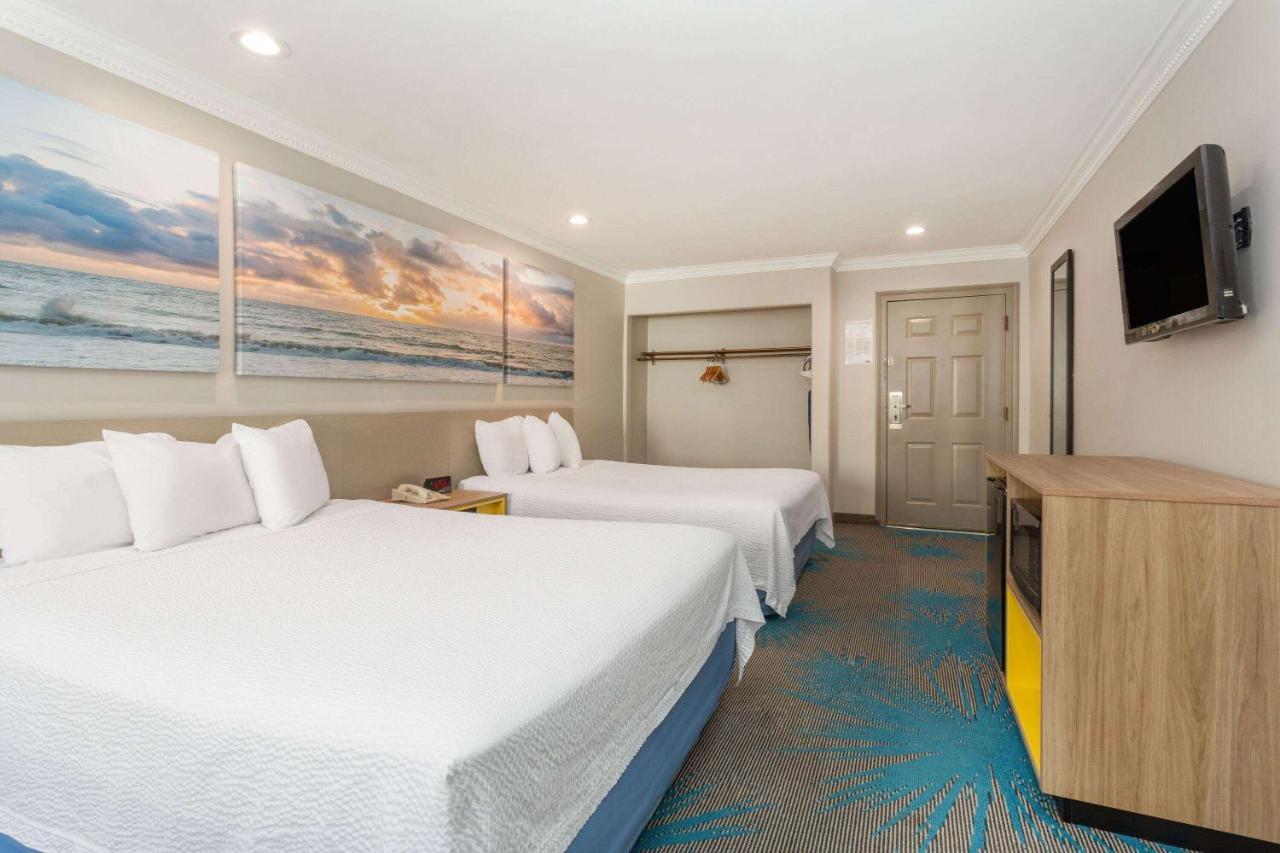 Days Inn By Wyndham Santa Monica Exterior photo
